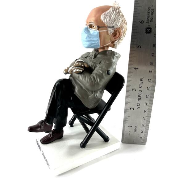 Bernie Sanders Sitting Bobblehead 2021 Inauguration Day Limited Edition #21678 - Picture 3 of 6